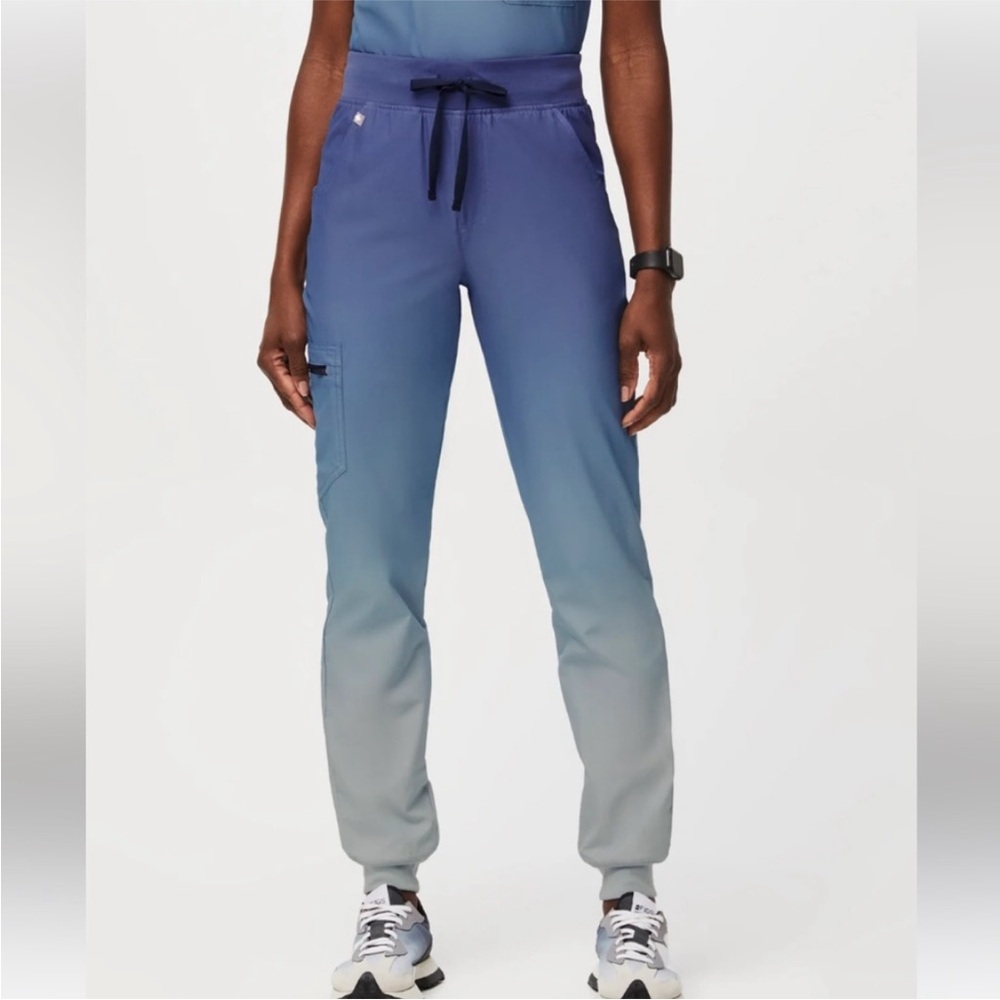 FIGS OCEAN MIST ZAMORA LINED FREEX
JOGGER SIZE LARGE PETITE